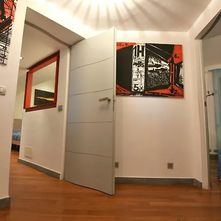 Open Space-loft With Terrace In Front Of The Beach * Camogli